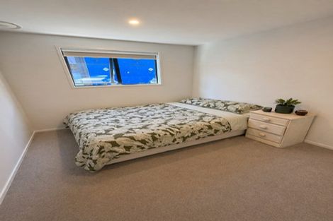 Photo of property in 2 Shelduck Road, Jacks Point, 9371