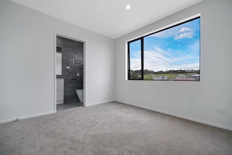 Photo of property in 8a Poruru Close, Papakura, 2110