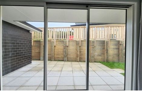 Photo of property in 12 Topsail Way, Whitby, Porirua, 5024