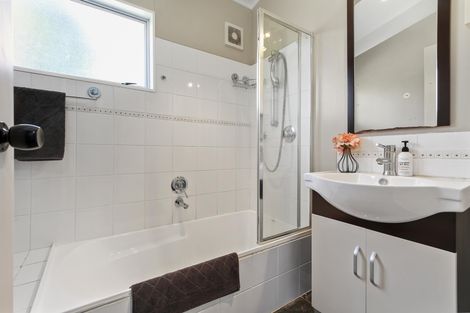 Photo of property in 14 Pitcher Place, Glen Eden, Auckland, 0602