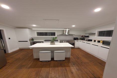 Photo of property in 42 Collins Street, Hawera, 4610