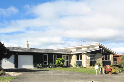 Photo of property in 5 D'arcy Place, Taradale, Napier, 4112