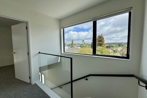 Photo of property in 1/36 Fairdale Place, Birkdale, Auckland, 0626