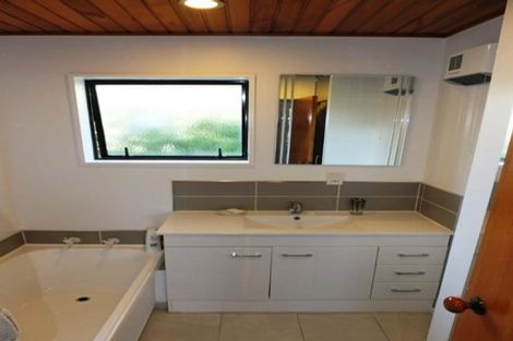 Photo of property in 30 Lees Road, Strowan, Christchurch, 8052