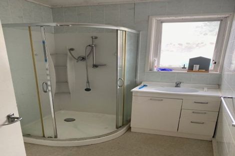 Photo of property in 70 Hellyers Street, Birkdale, Auckland, 0626