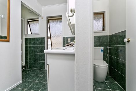 Photo of property in 29 Sandiacre Way, Browns Bay, Auckland, 0630