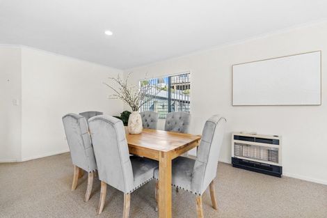 Photo of property in 6 Redwood Crescent, Westown, New Plymouth, 4310