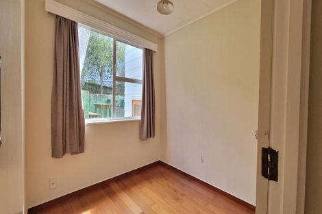 Photo of property in 31 Normanton Street, Glenfield, Auckland, 0629
