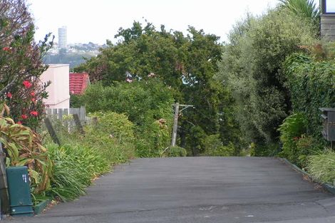 Photo of property in 76 Onewa Road, Northcote Point, Auckland, 0627