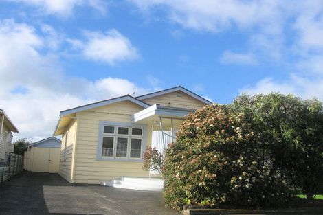 Photo of property in 77 Shamrock Street, Takaro, Palmerston North, 4412