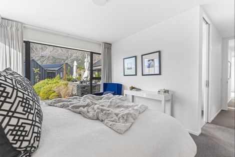 Photo of property in 10a Kinross Lane, Jacks Point, Queenstown, 9371