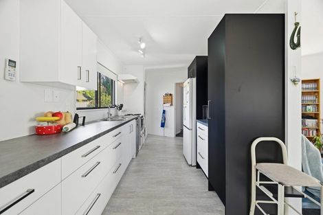Photo of property in 32b Aquarius Drive, Kawaha Point, Rotorua, 3010