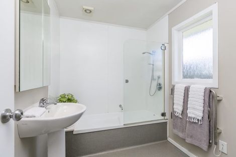 Photo of property in 19 Roby Street, Te Atatu Peninsula, Auckland, 0610