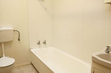 Photo of property in 171f2 Queens Drive, Lyall Bay, Wellington, 6022