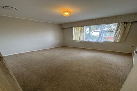 Photo of property in 1/3 Forsythe Place, Massey, Auckland, 0614