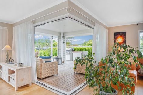 Photo of property in 10 Austin Drive, Whitianga, 3510
