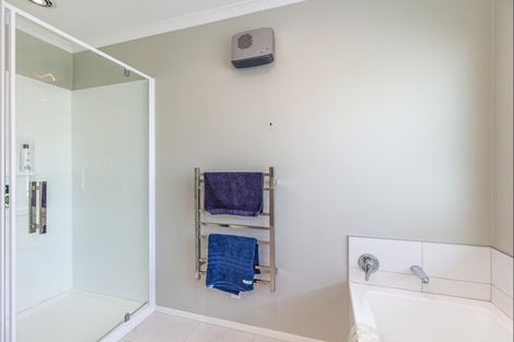 Photo of property in 2 Ivy Lane, Ohau, 5570