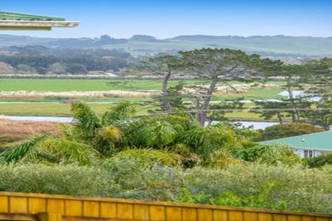Photo of property in 9 Hand Road, Helensville, 0800