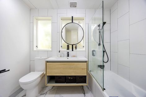 Photo of property in 17 Magdalen Place, West Harbour, Auckland, 0618