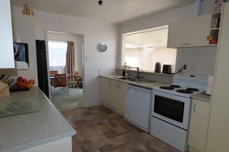 Photo of property in 8 Pipitea Place, Massey, Auckland, 0614