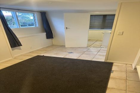Photo of property in 26 Valley View Road, Glenfield, Auckland, 0629