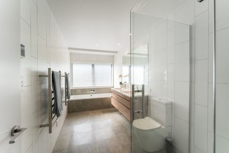 Photo of property in 50 Parr Terrace, Castor Bay, Auckland, 0620
