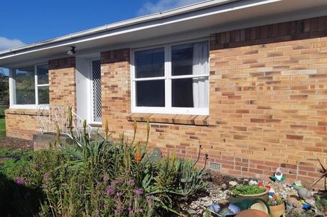 Photo of property in 2/4 Lingfield Street, Glenfield, Auckland, 0629