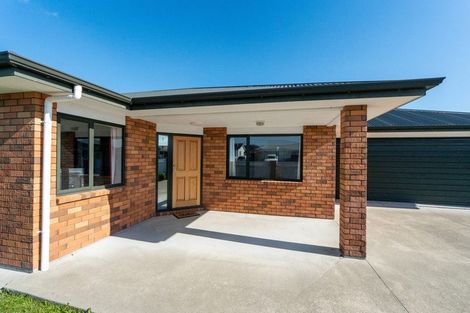 Photo of property in 83 Roberts Line, Kelvin Grove, Palmerston North, 4414