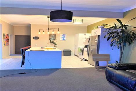 Photo of property in 1/125 Upper Fitzherbert Road, Wainuiomata, Lower Hutt, 5373