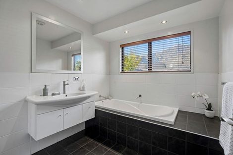 Photo of property in 20 Sylvan Street, Lake Hayes, Queenstown, 9304