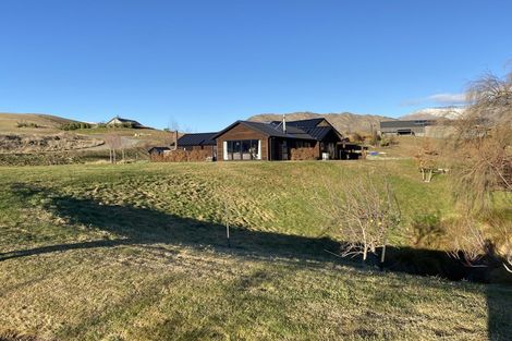 Photo of property in 82 Threepwood Road, Lake Hayes, Queenstown, 9371