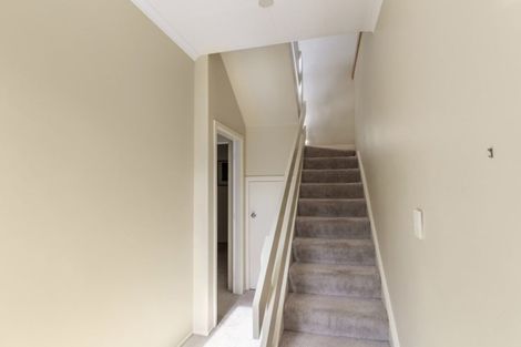 Photo of property in 100 Creswick Terrace, Northland, Wellington, 6012