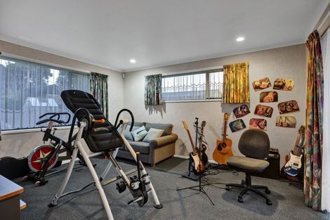 Photo of property in 16 Ramanui Avenue, Hawera, 4610