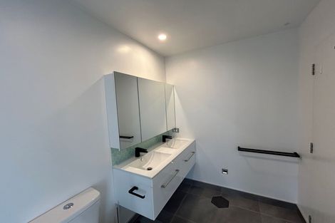 Photo of property in 6 Mataraki Place, Wanaka, 9305
