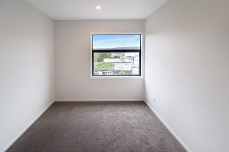 Photo of property in 137 Whites Line East, Waiwhetu, Lower Hutt, 5010