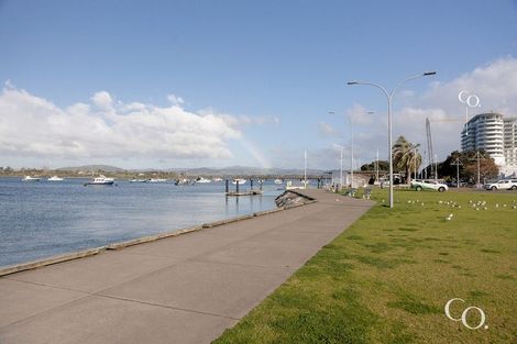 Photo of property in 72 Devonport Road, Tauranga, 3110