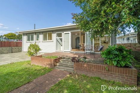 Photo of property in 19 Holly Grove, Maungaraki, Lower Hutt, 5010