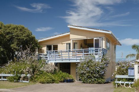 Photo of property in 42 Karewa Parade, Papamoa Beach, Papamoa, 3118