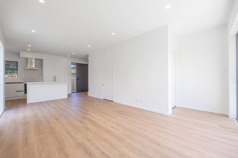 Photo of property in 21 Clay Works Lane, New Lynn, 0600