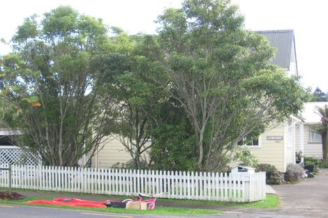 Photo of property in 755 Swanson Road, Swanson, Auckland, 0612