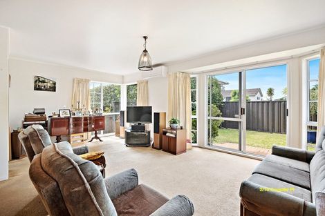 Photo of property in 1/10 Coquille Place, Half Moon Bay, Auckland, 2012