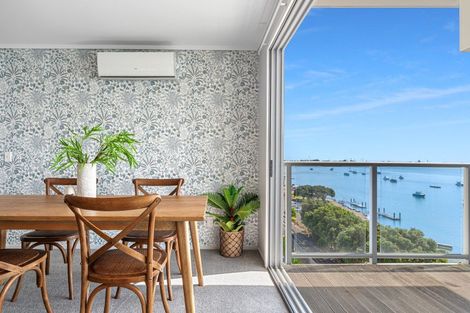 Photo of property in 72 Devonport Road, Tauranga, 3110