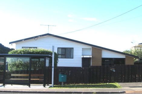 Photo of property in 1/45 Pupuke Road, Birkenhead, Auckland, 0627