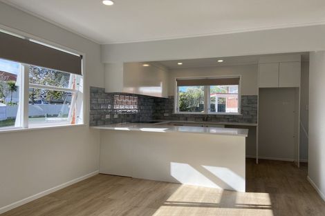 Photo of property in 1 Marcel Place, Glenfield, Auckland, 0629