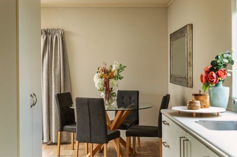 Photo of property in 12 Kelkirk Street, Kelston, Auckland, 0602
