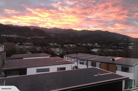Photo of property in 7u1 Handyside Street, Tawa, Wellington, 5028