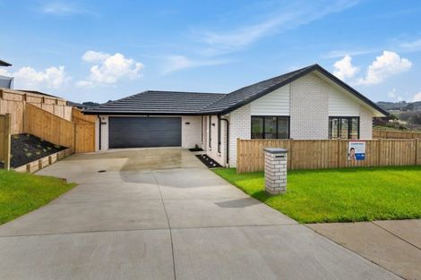 Photo of property in 2 Lippiatt Crescent, Pokeno, 2402