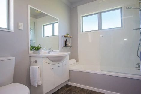 Photo of property in Boxhill Close, 33f5 Box Hill, Khandallah, Wellington, 6035