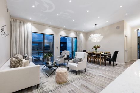 Photo of property in 7 Syd Grant Crescent, Orewa, 0931
