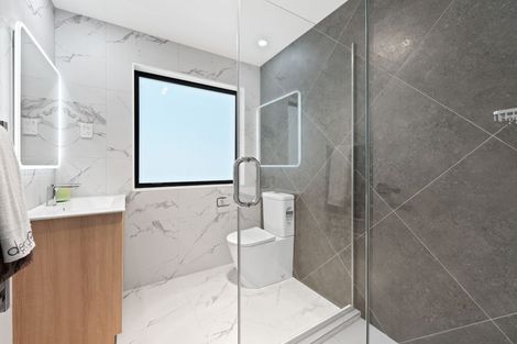 Photo of property in 28a Studfall Street, Pakuranga Heights, Auckland, 2010